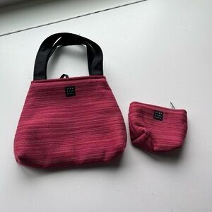 Lisa Lill Studio: Petit Handbag w/Change Purse
Fuchsia/Black